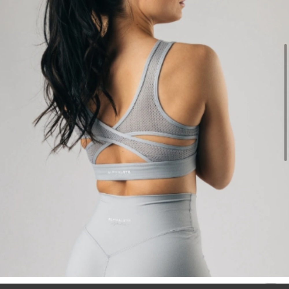 *SOLD* NWT Alphalete Alphalux Elite Cross Strap Sport Bra *SOLD*